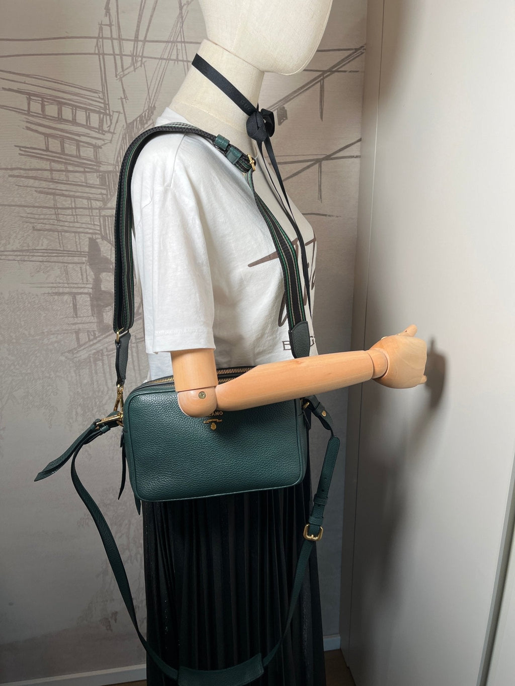 Vitello Daino Green Camera Bag