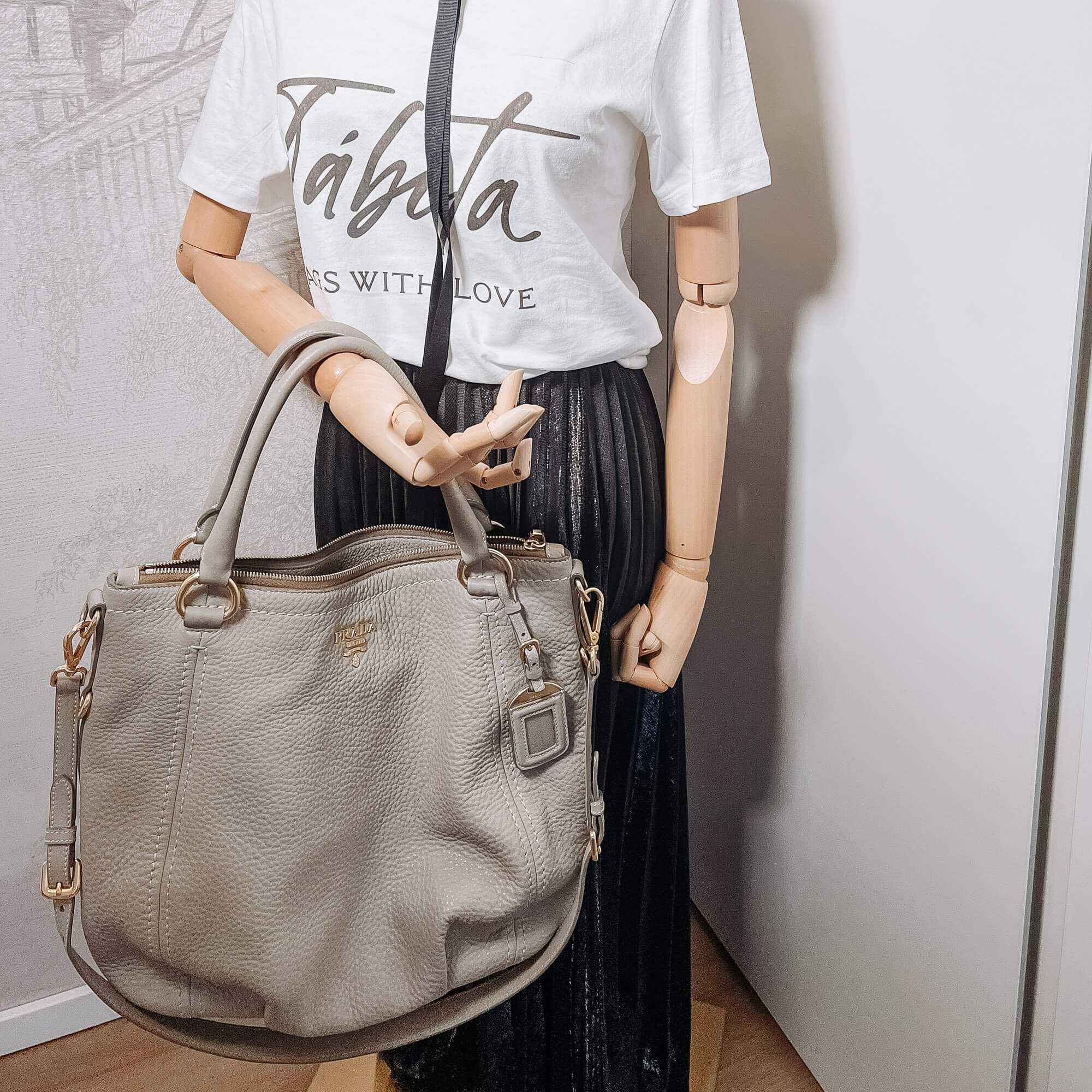 Vitello Daino Shoulder Bag Argilla