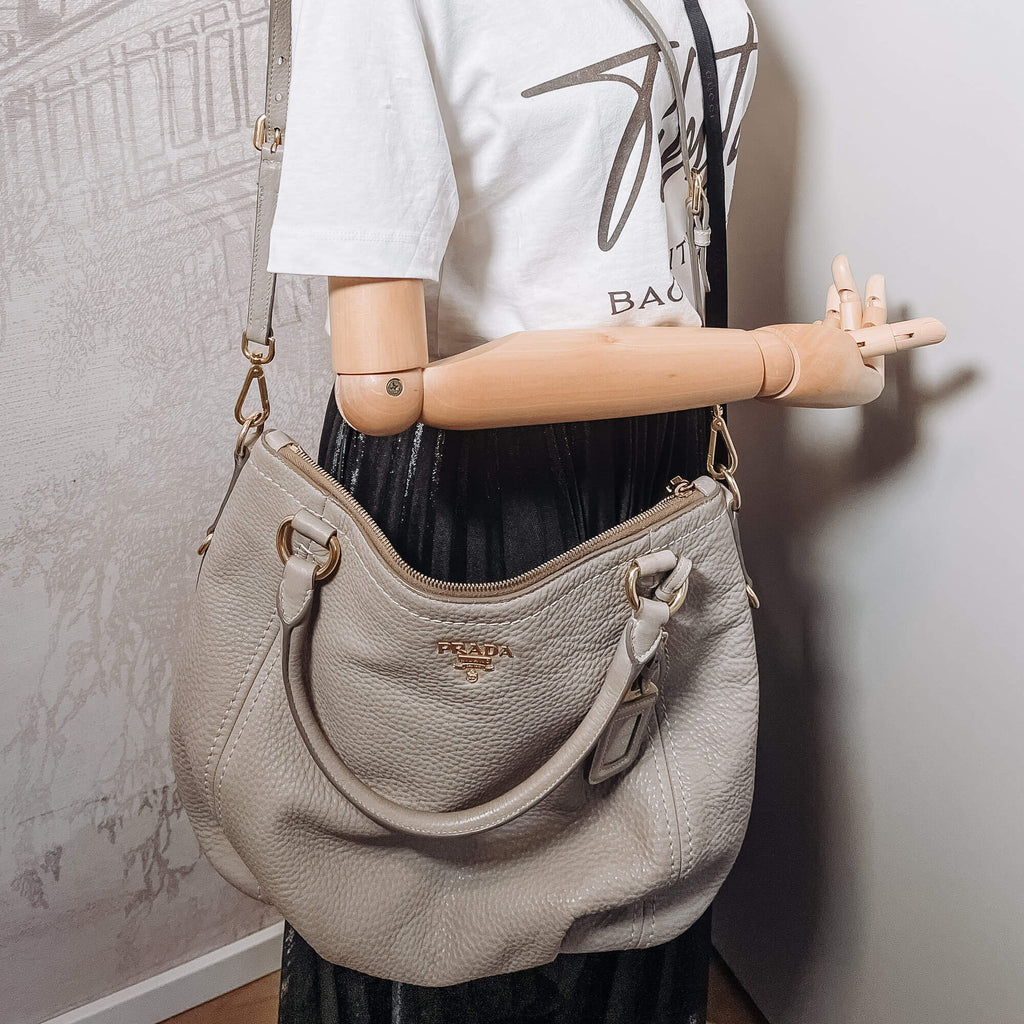 Vitello Daino Shoulder Bag Argilla