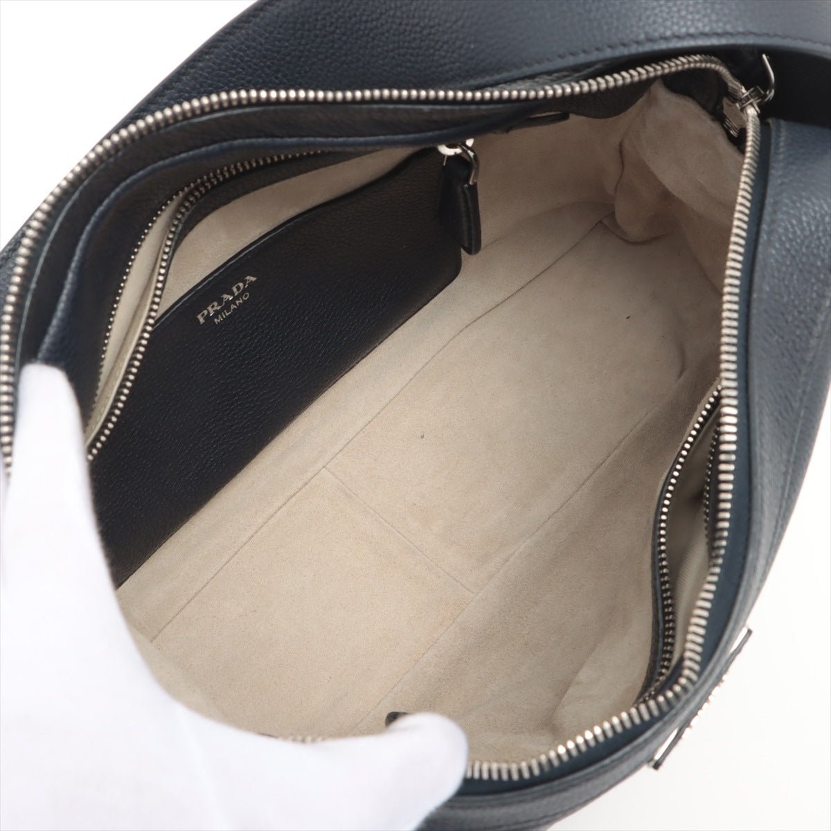 Zipped Shoulder Bag Daino Leather Navy blue