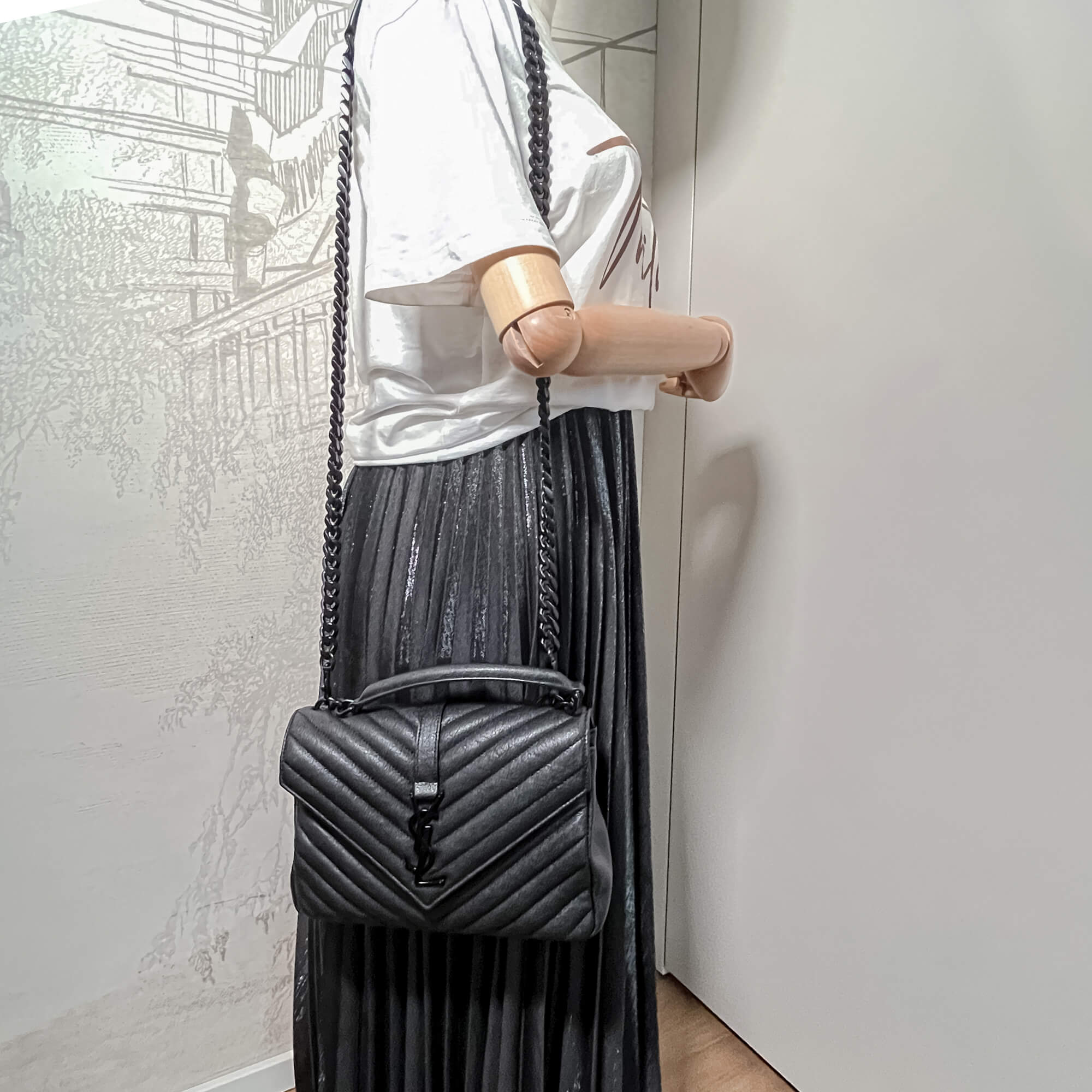 College Medium Quilted "Y" Leather All Black 2-Way Bag