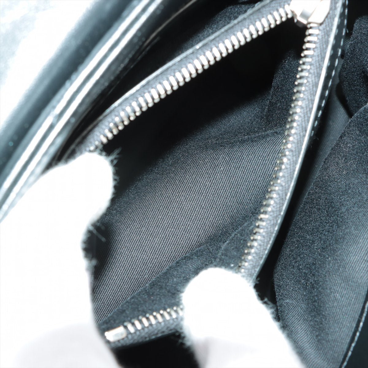 Loulou Small Chain Black Leather