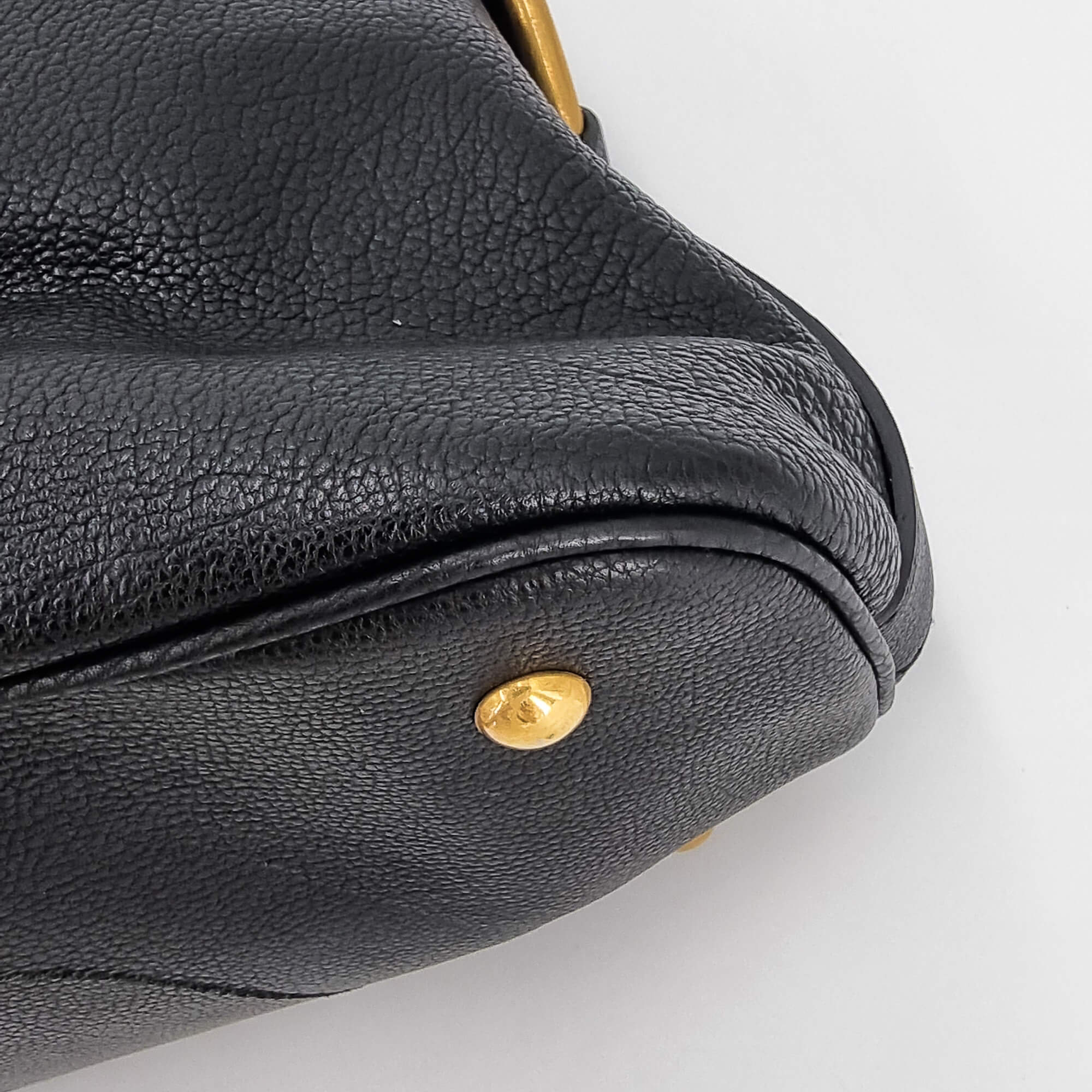 Yves Saint Laurent Muse in black leather