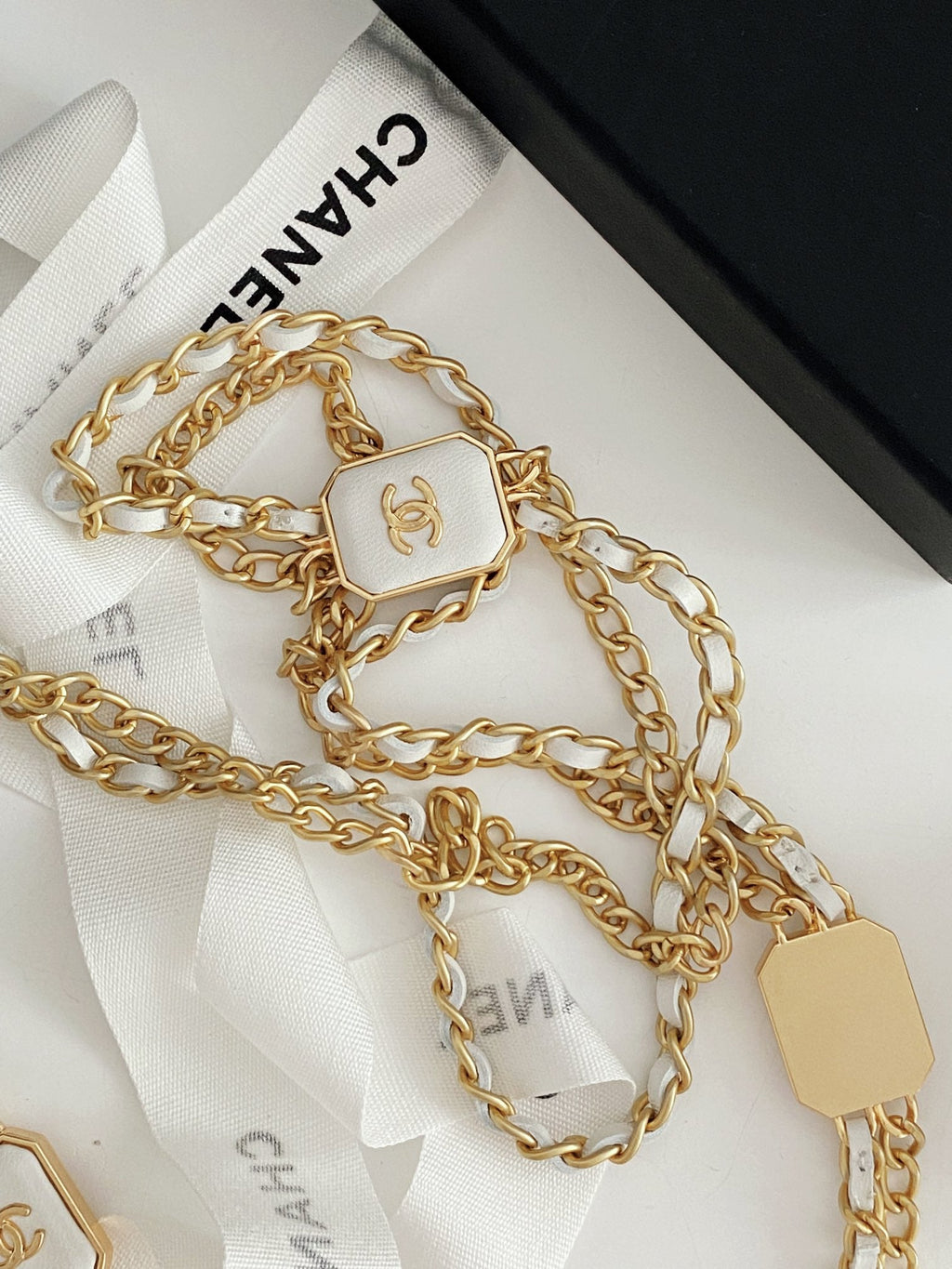 CHLSmall Vanity With Chain White For Women Bags 4.3in/11cm