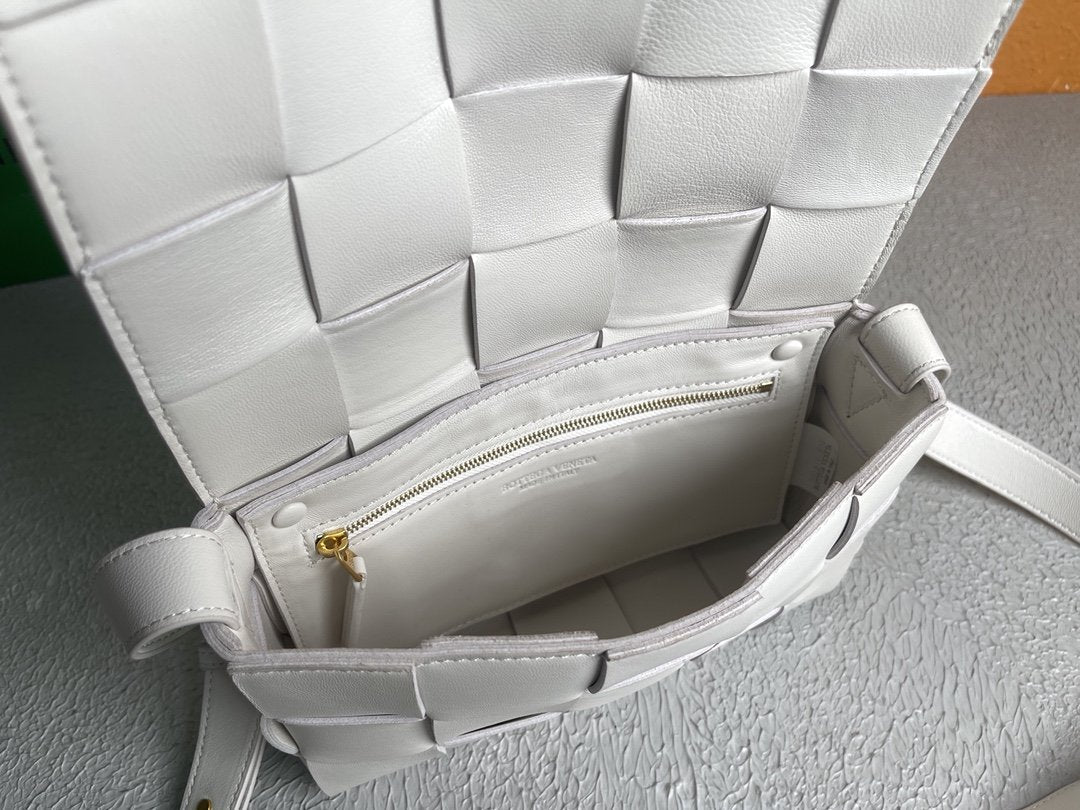 GLAMI Cassette White, For Women, WomenÃƒÂ¢Ã¢â€šÂ¬Ã¢â€žÂ¢s Bags 9.1in/23cm 578004VMAY19007