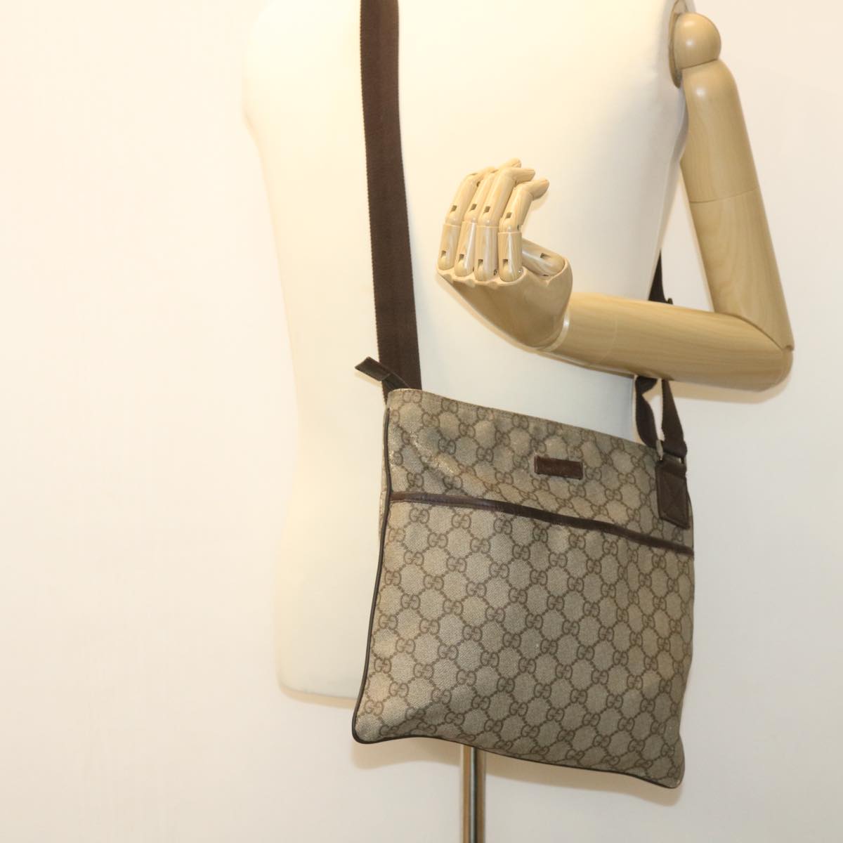 GUCCI GG Canvas Shoulder Bag Beige 141626467891 tb395