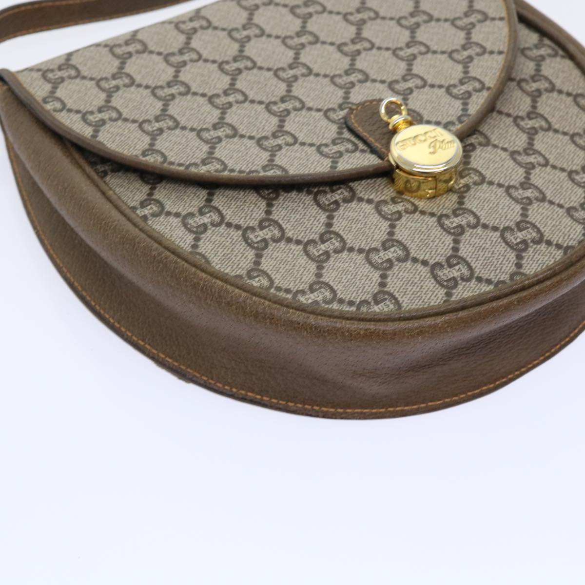 GUCCI GG Plus Canvas Shoulder Bag PVC Leather Beige th3956
