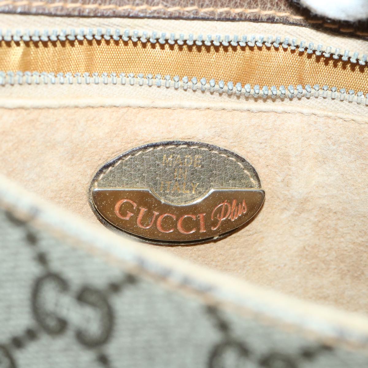 GUCCI GG Plus Canvas Shoulder Bag PVC Leather Beige th3956