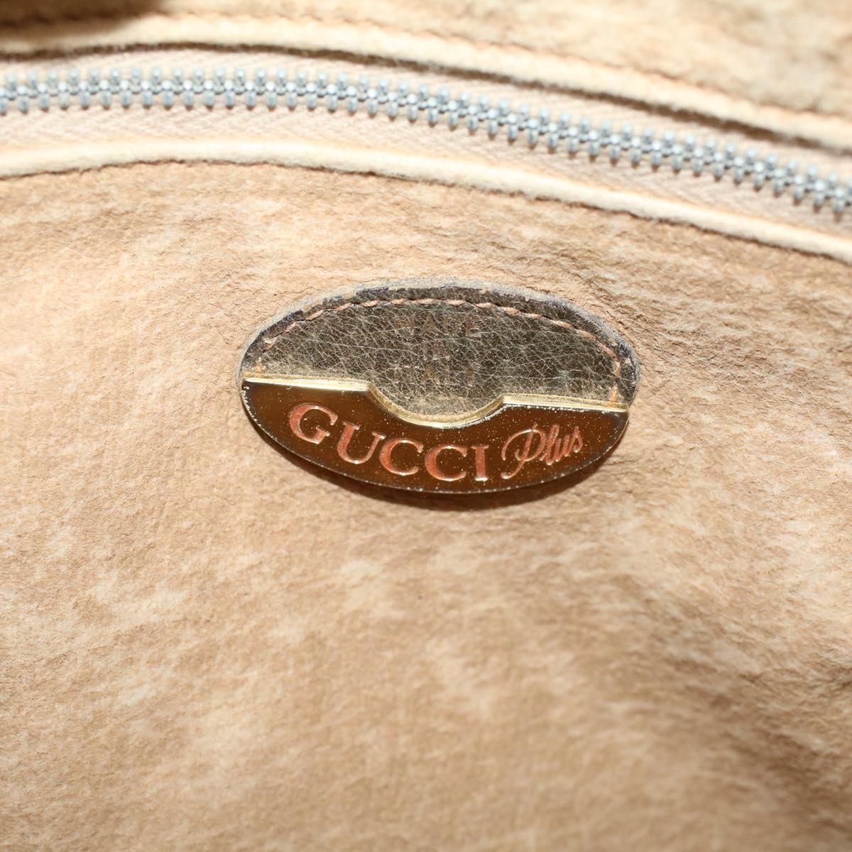 GUCCI GG PLUS Canvas Shoulder Bag PVC Leather Beige th4289