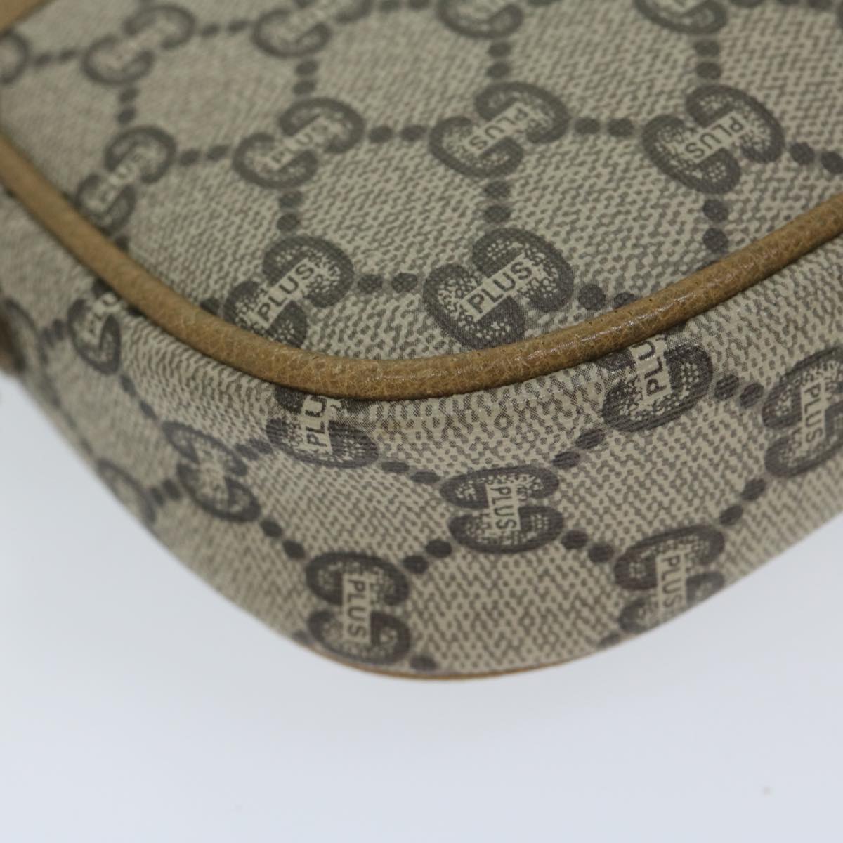 GUCCI GG Plus Supreme Shoulder Bag PVC Leather Beige th4329