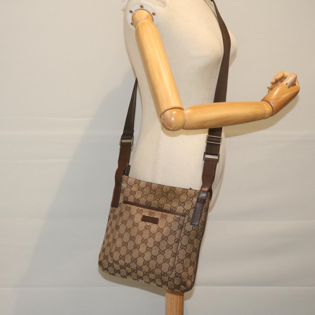 GUCCI GG Canvas Shoulder Bag Beige 122793 th4336