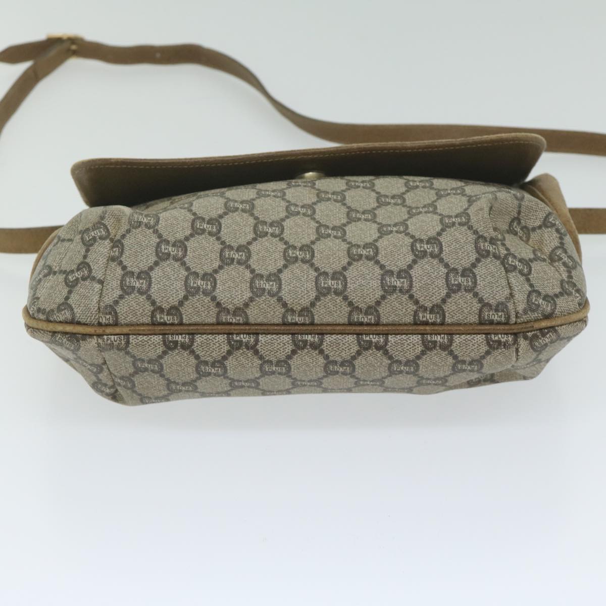 GUCCI GG Plus Supreme Shoulder Bag PVC Leather Beige th4389