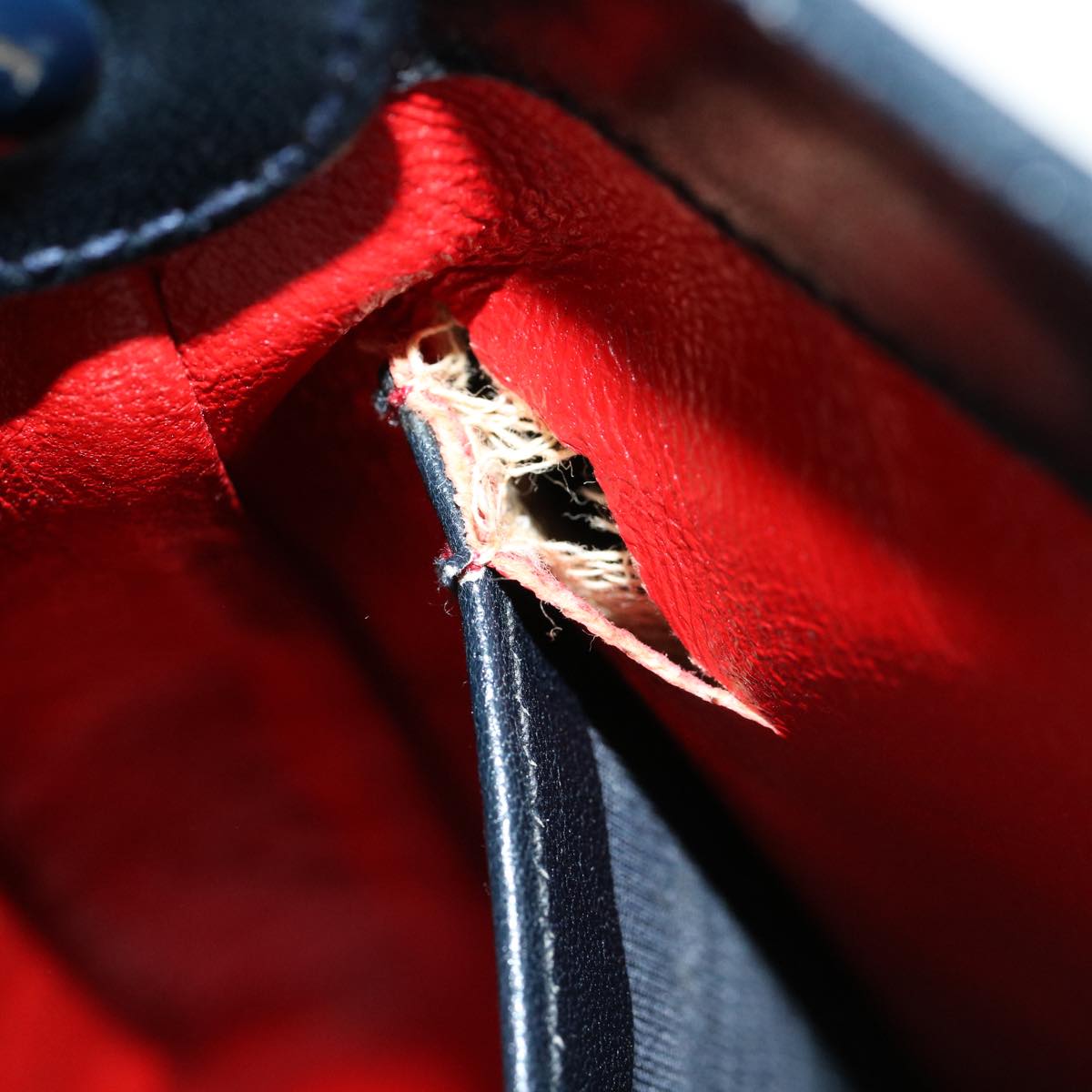 GUCCI Turn Lock Hand Bag Leather Black Red im361