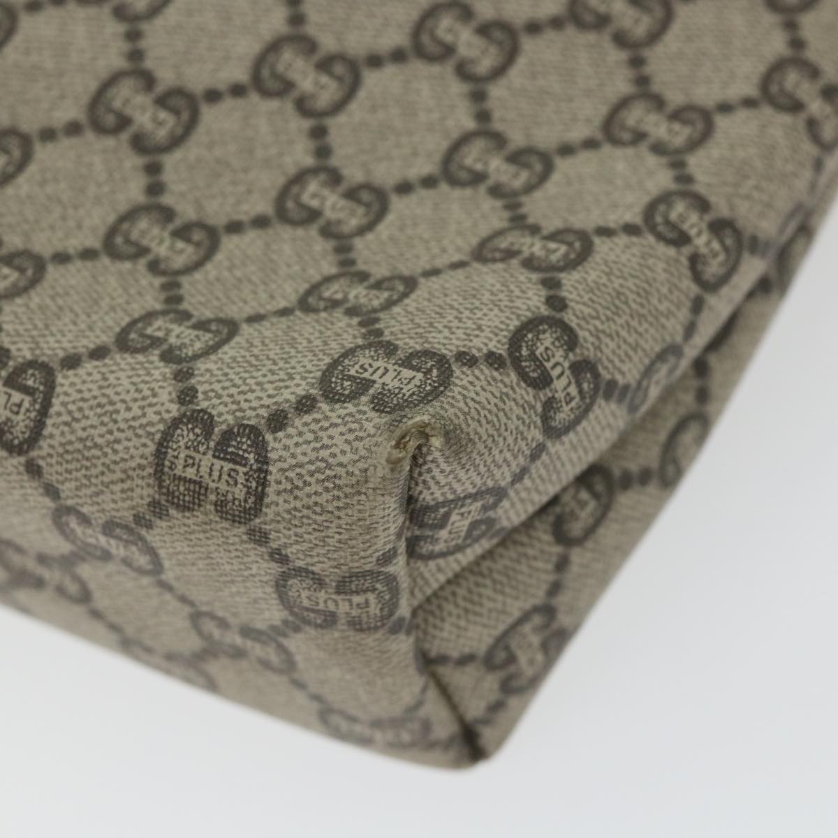 GUCCI GG Plus Supreme Clutch Bag PVC Leather Beige ti1352