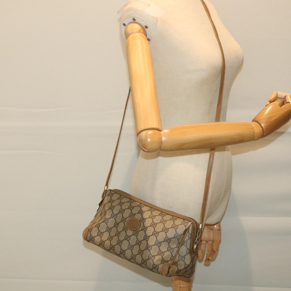 GUCCI GG Supreme Shoulder Bag PVC Leather Beige ti1354