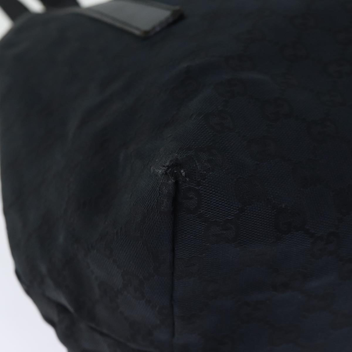 GUCCI GG Canvas Shoulder Bag Black ti1681