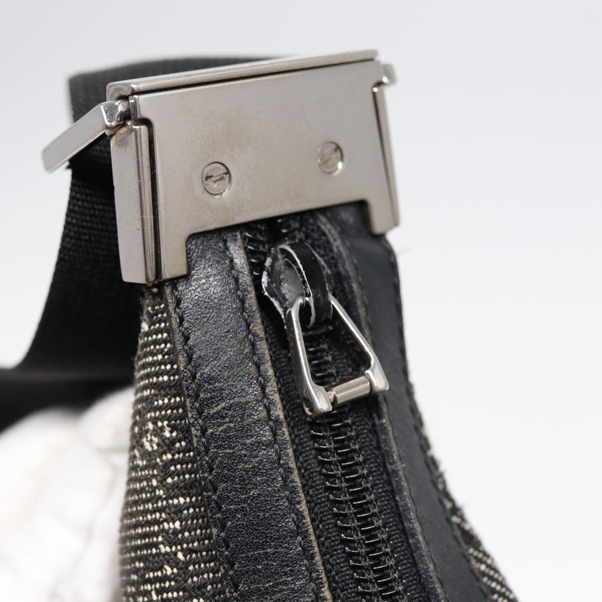 GUCCI GG Canvas Shoulder Bag Gray Silver 35098 ti2032