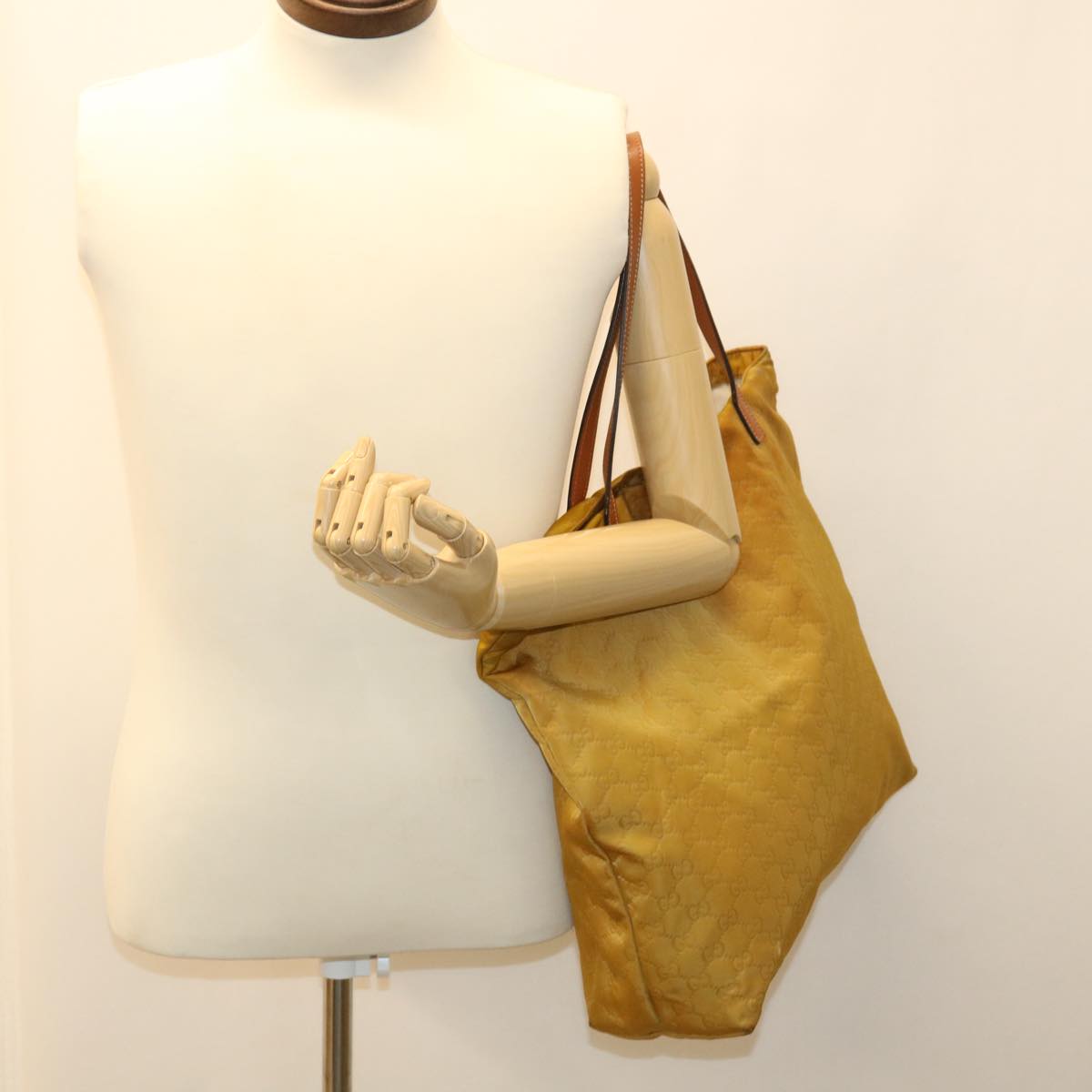 GUCCI GG Canvas Tote Bag Gold 295252 ti823