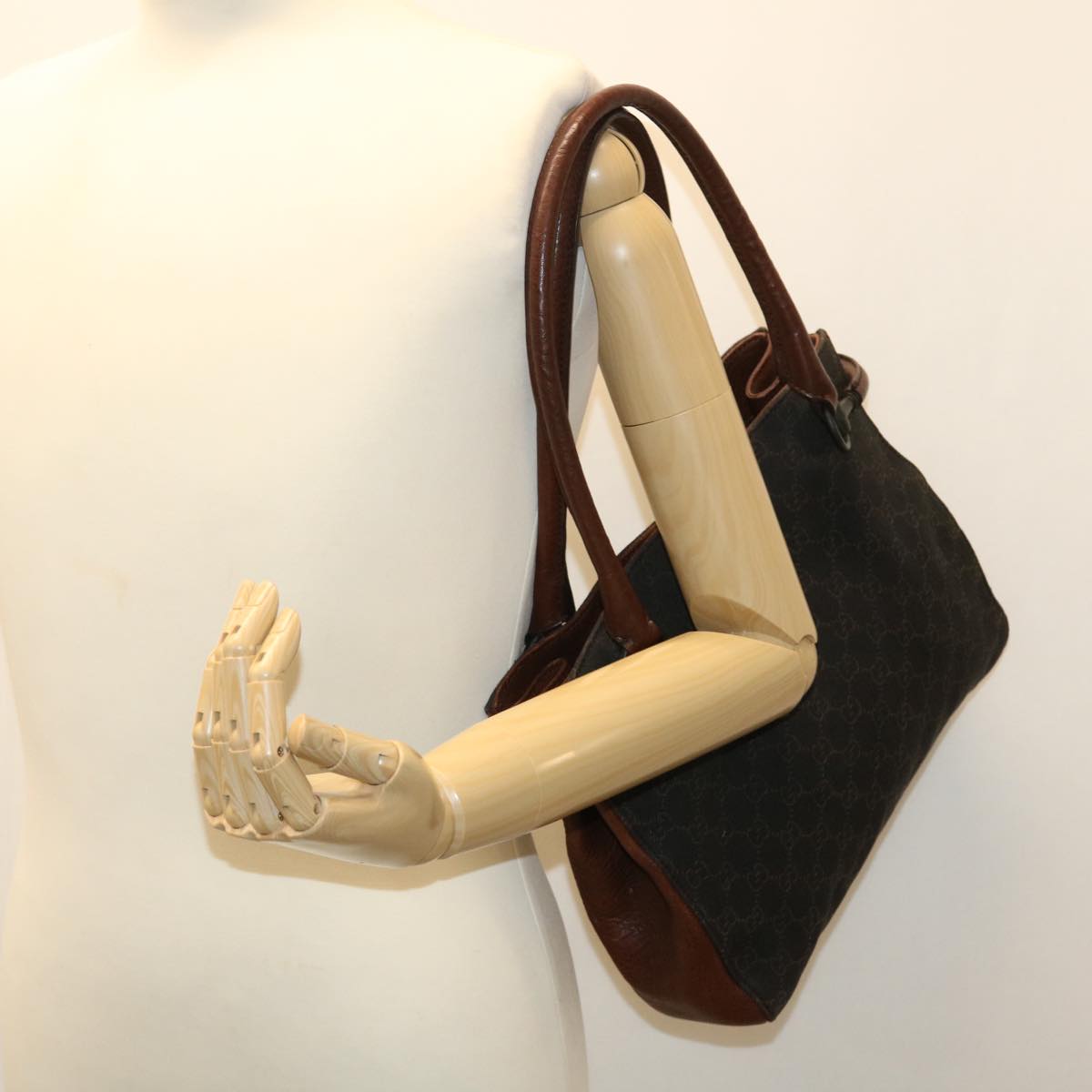 GUCCI GG Canvas Shoulder Bag Brown 101975 ti848