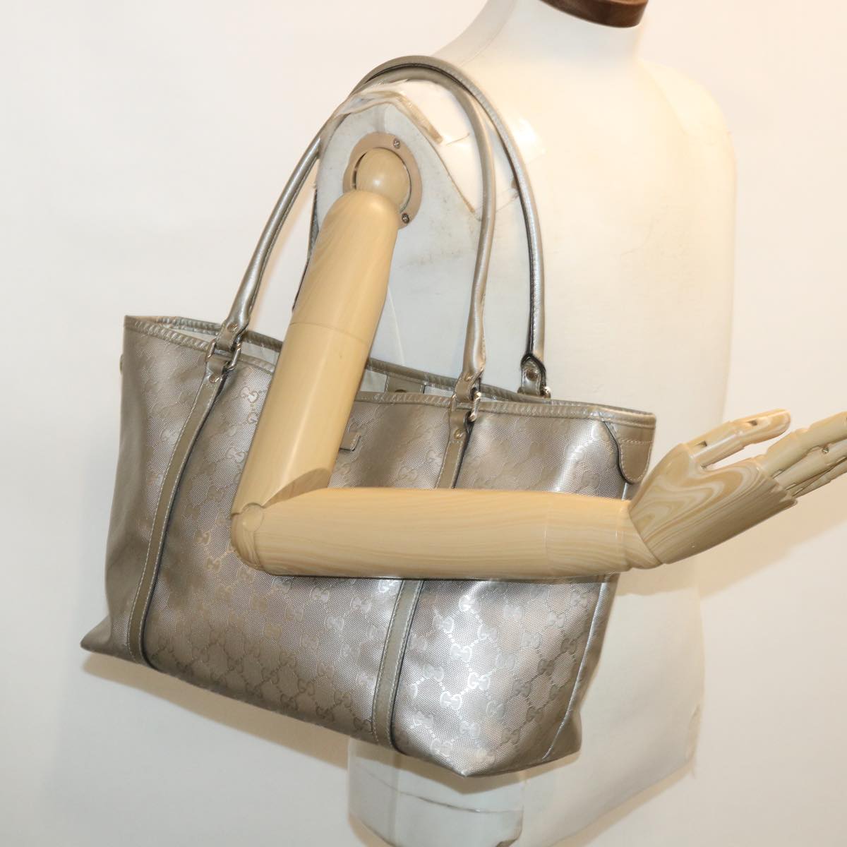 GUCCI GG Canvas Shoulder Bag Silver 197953 tp598