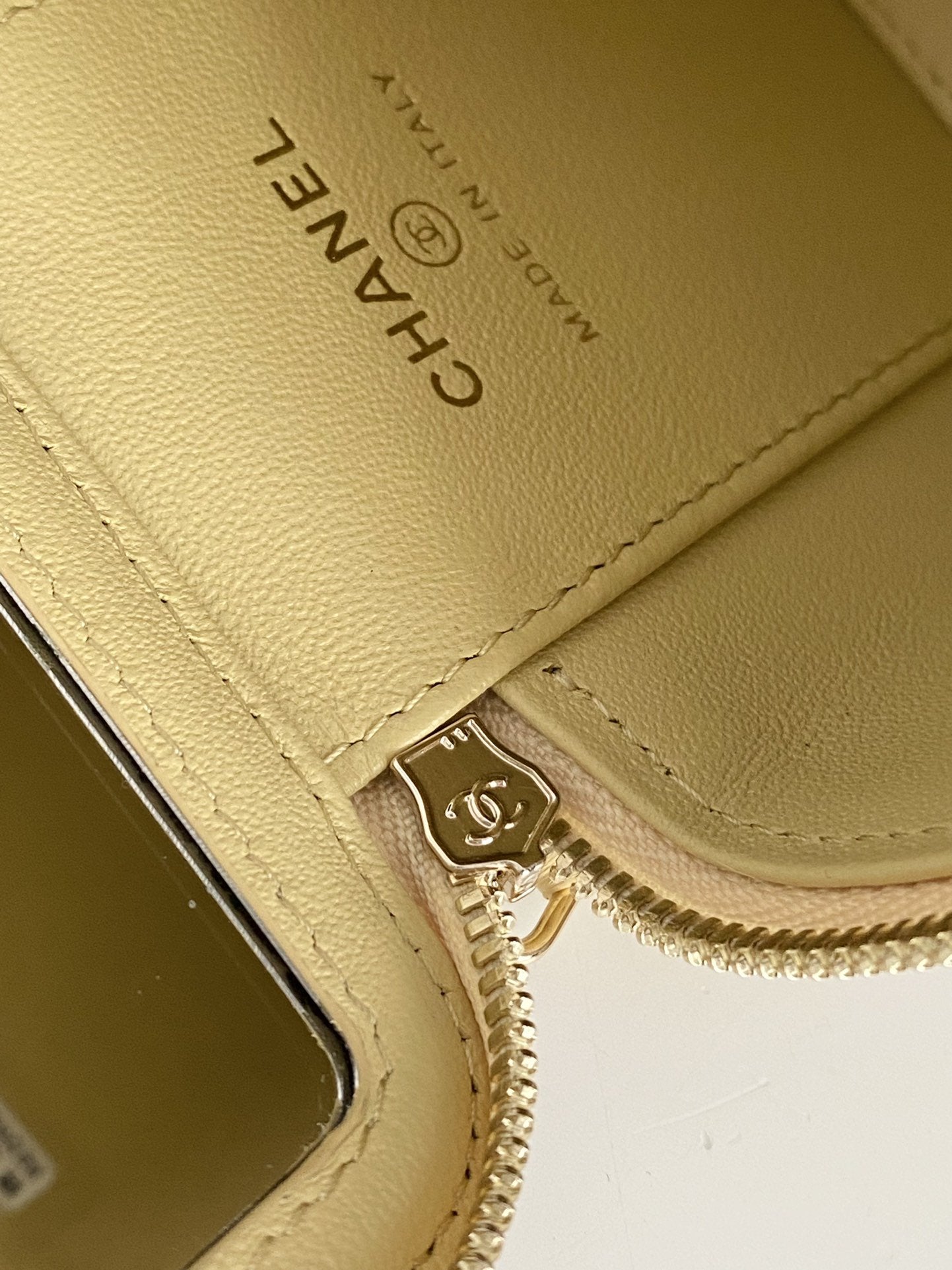 CHLSmall Vanity With Chain Yellow For Women, Women’s Bags 4.3in/11cm