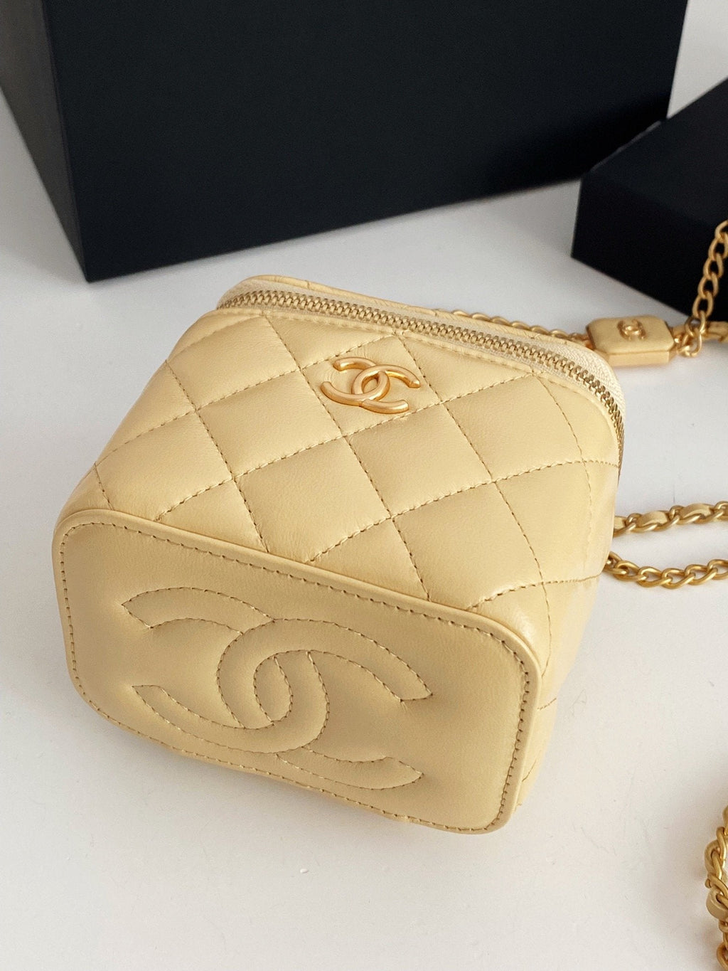 CHLSmall Vanity With Chain Yellow For Women, Women’s Bags 4.3in/11cm