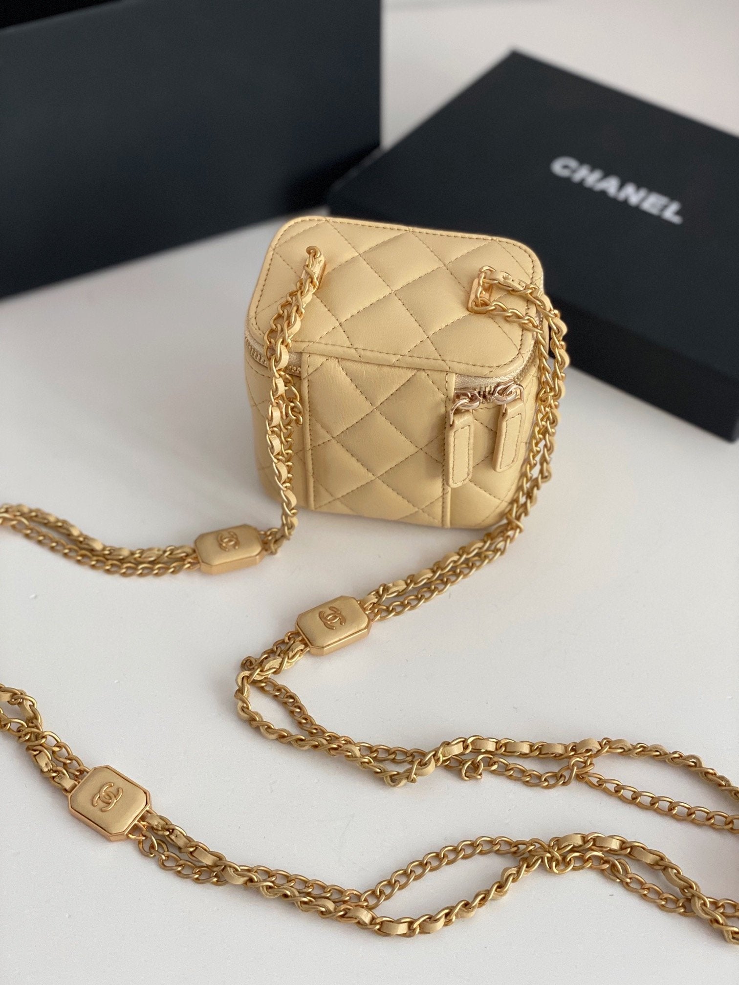CHLSmall Vanity With Chain Yellow For Women, Women’s Bags 4.3in/11cm