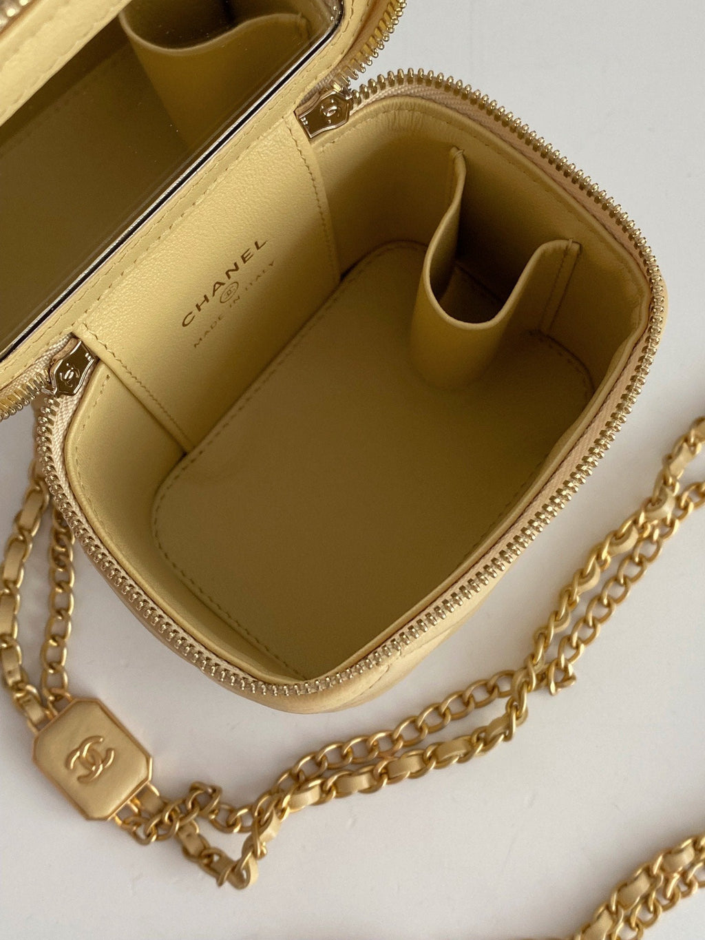 CHLSmall Vanity With Chain Yellow For Women, Women’s Bags 4.3in/11cm