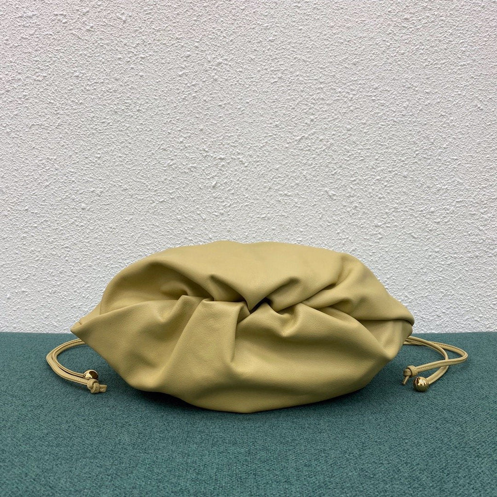 BV Medium Pouch Beige, For Women, Women’s Bags 15.7in/40cm