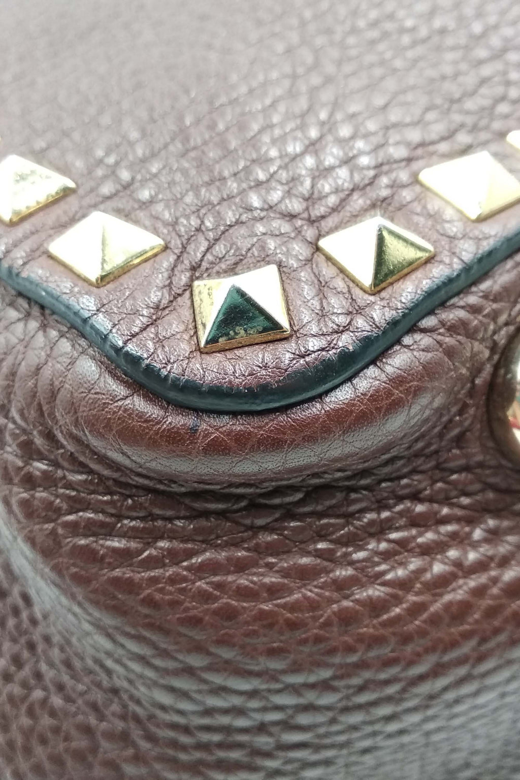 Medium Rockstud Tote Maroon