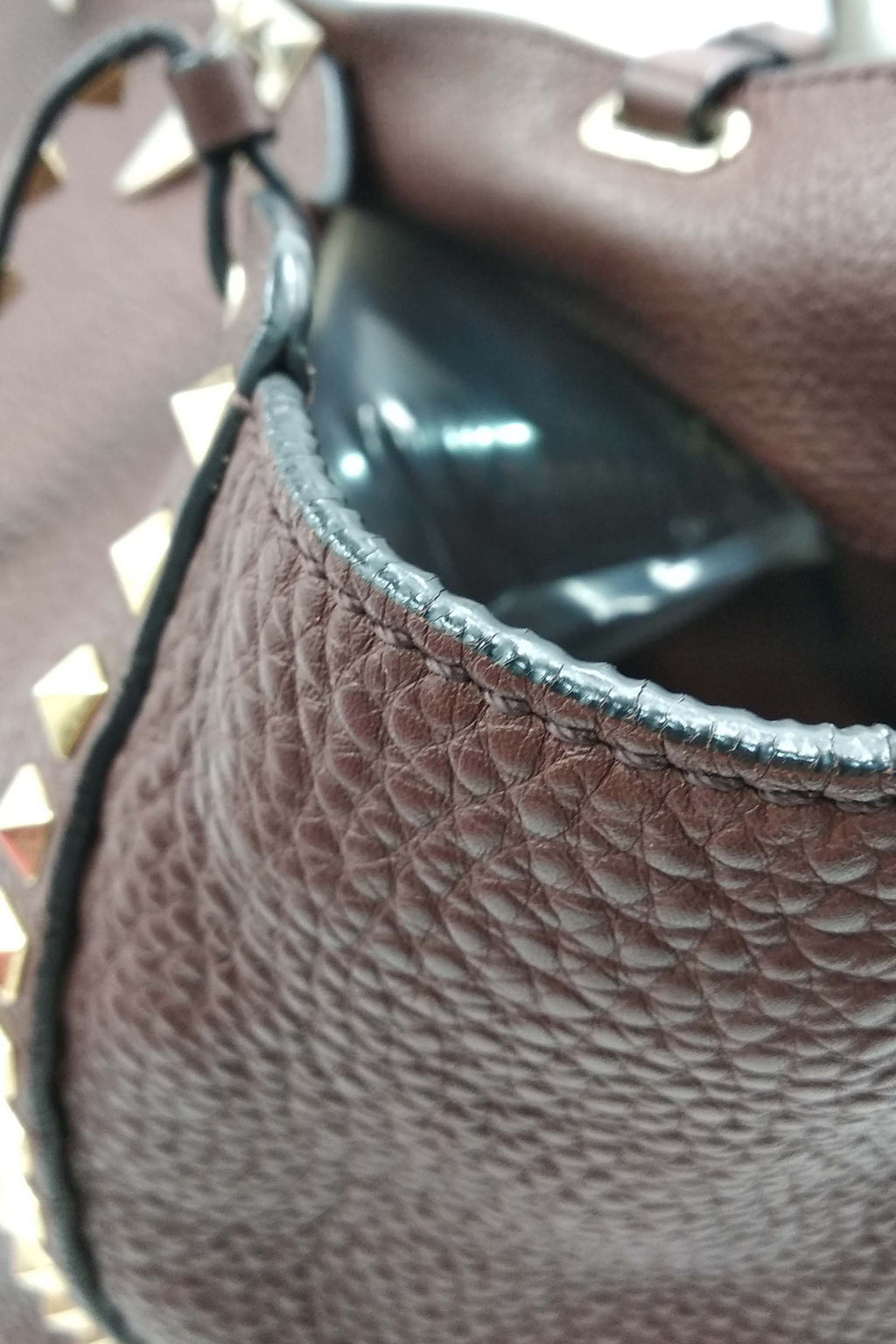 Medium Rockstud Tote Maroon