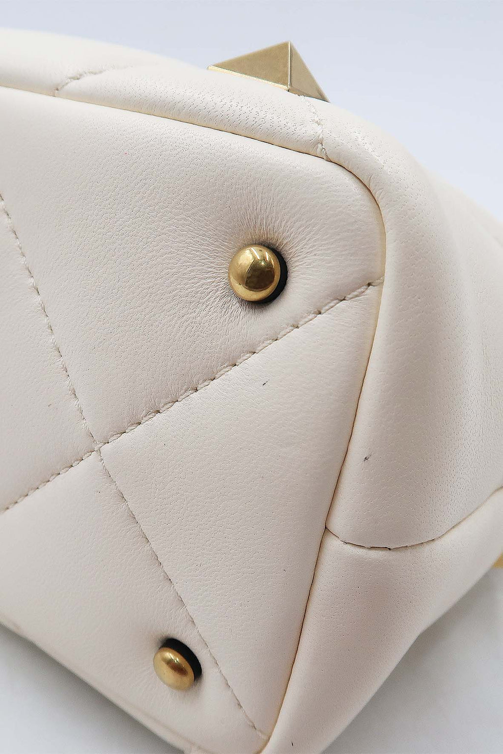 Small Roman Stud the Handle Bag White