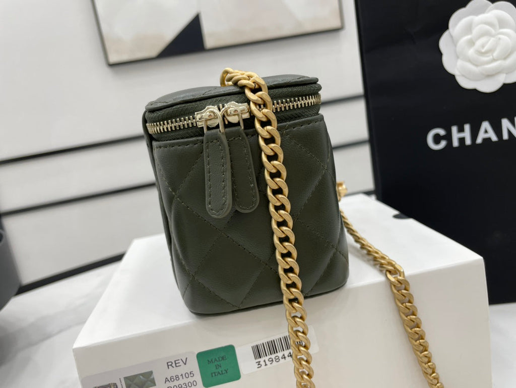 CHLSmall Vanity Case Emerald Green For Women Bags 5.9in/15cm