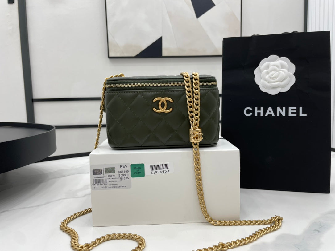 CHLSmall Vanity Case Emerald Green For Women Bags 5.9in/15cm
