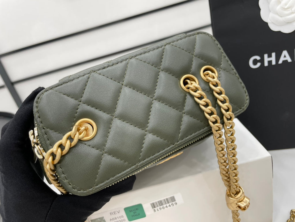 CHLSmall Vanity Case Emerald Green For Women Bags 5.9in/15cm