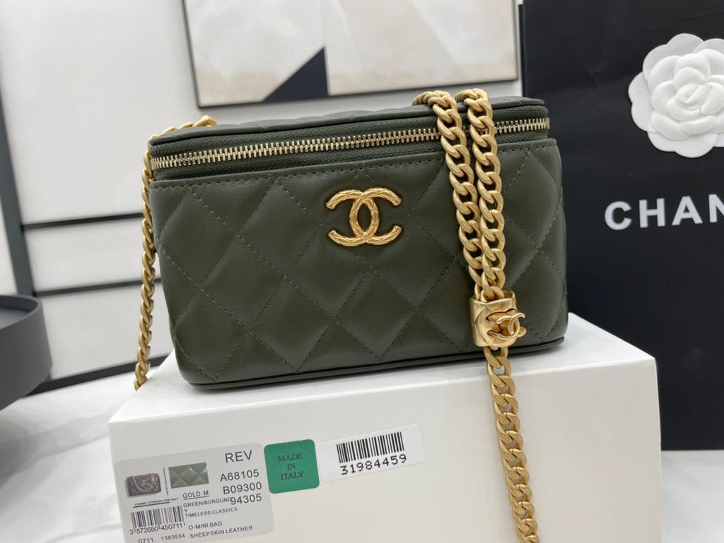 CHLSmall Vanity Case Emerald Green For Women Bags 5.9in/15cm