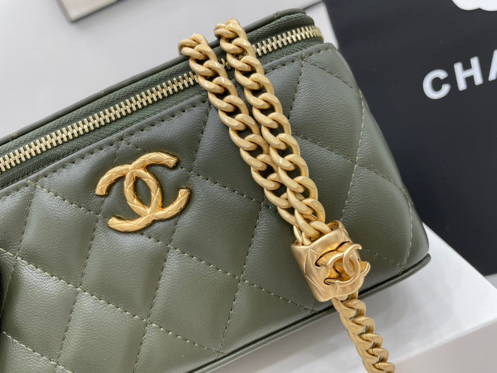 CHLSmall Vanity Case Emerald Green For Women Bags 5.9in/15cm
