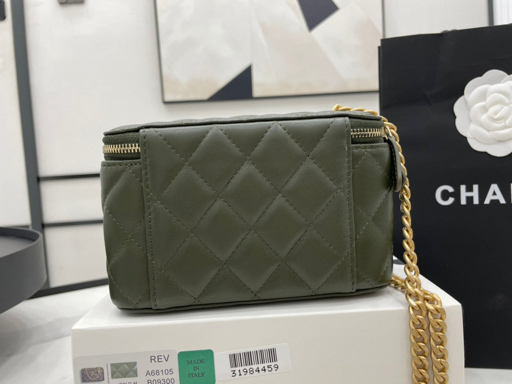 CHLSmall Vanity Case Emerald Green For Women Bags 5.9in/15cm