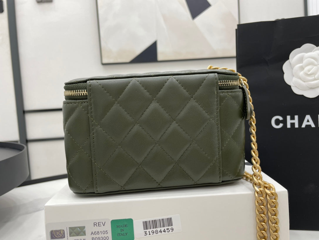 CHLSmall Vanity Case Emerald Green For Women Bags 5.9in/15cm