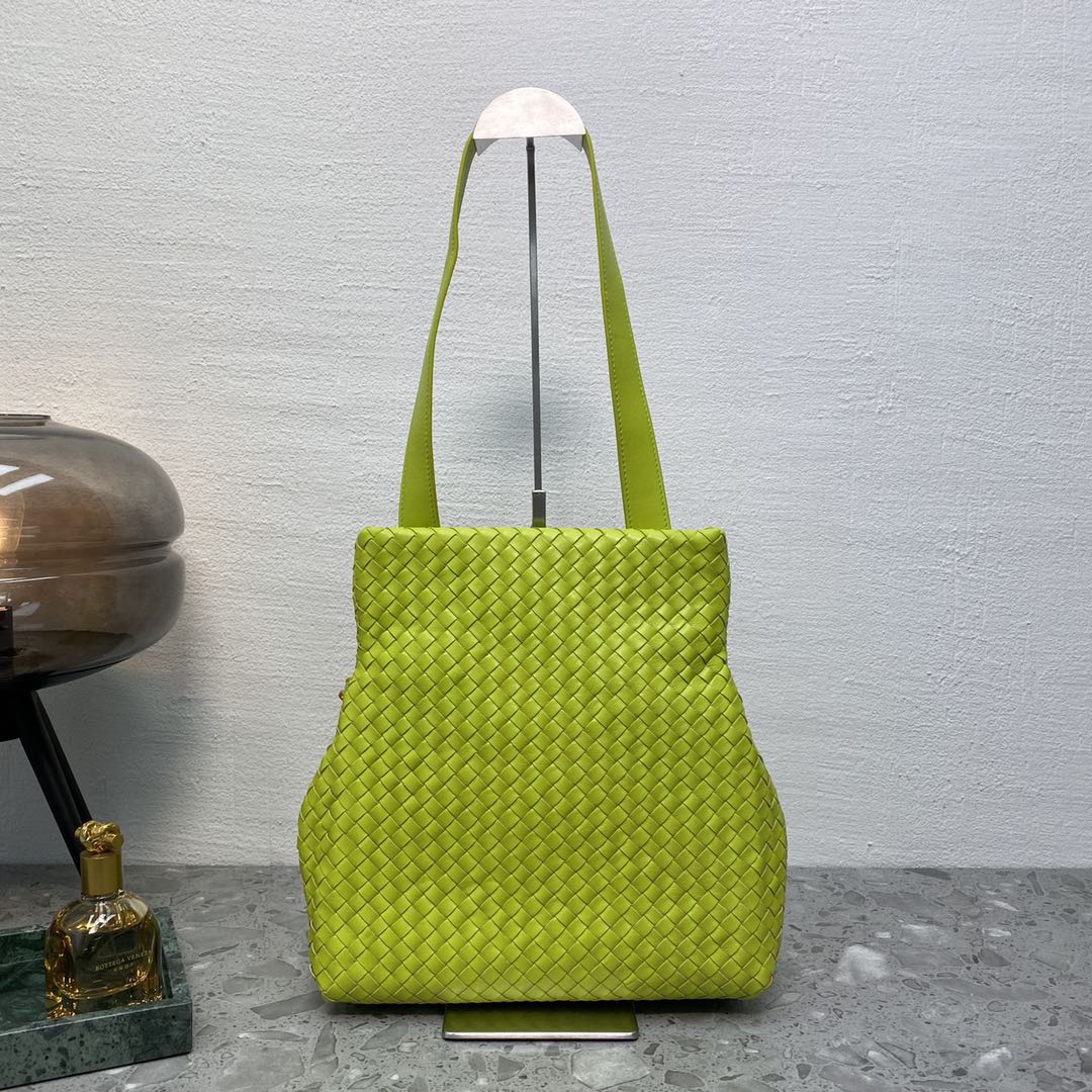 GLAMI Intrecciato Shoulder Bag Neon Green, For Women, WomenÃƒÂ¢Ã¢â€šÂ¬Ã¢â€žÂ¢s Bags 10.2in/26cm
