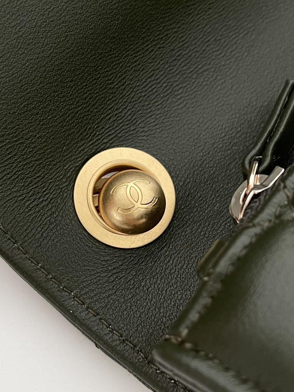 CHLWallet With Strap Dark Green For Women Bags 6.7in/17cm