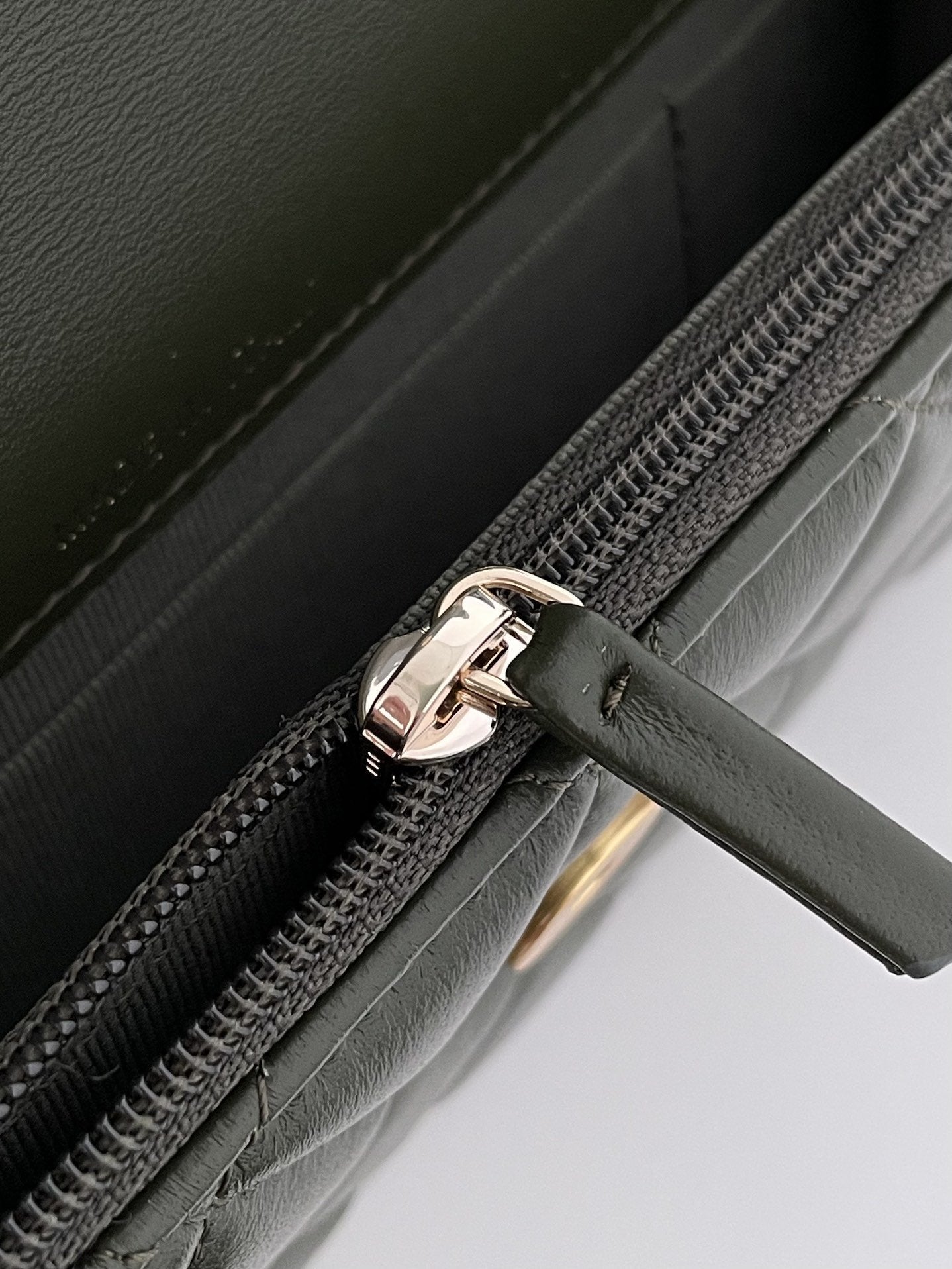 CHLWallet With Strap Dark Green For Women Bags 6.7in/17cm
