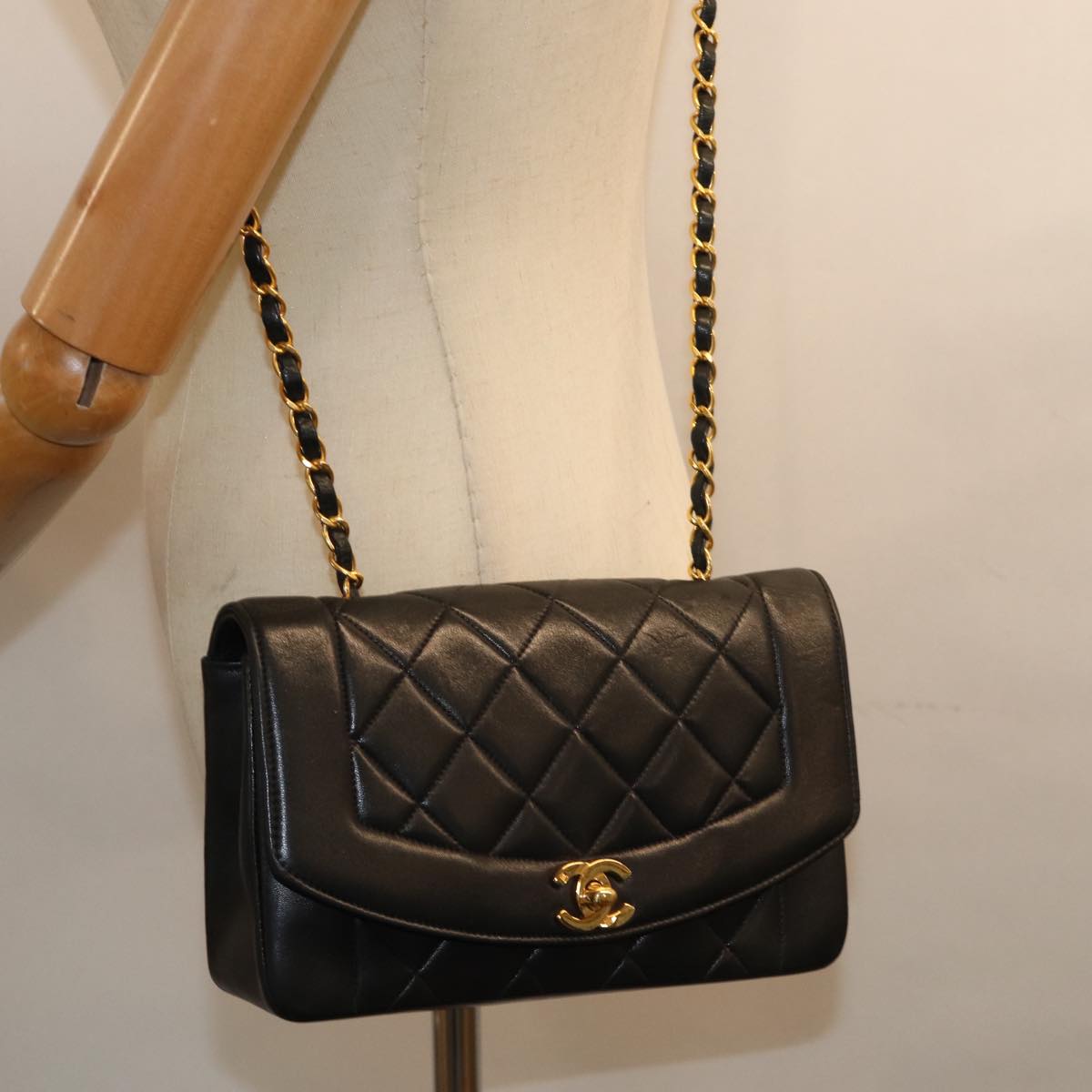 CHANEL Diana Matelasse Chain Shoulder Bag Lamb Skin Black CC yk12192A