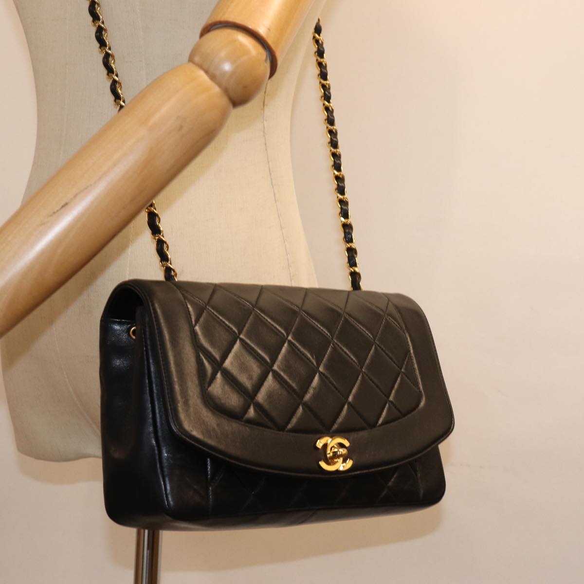 CHANEL Diana Matelasse Chain Shoulder Bag Lamb Skin Black CC yk12418A