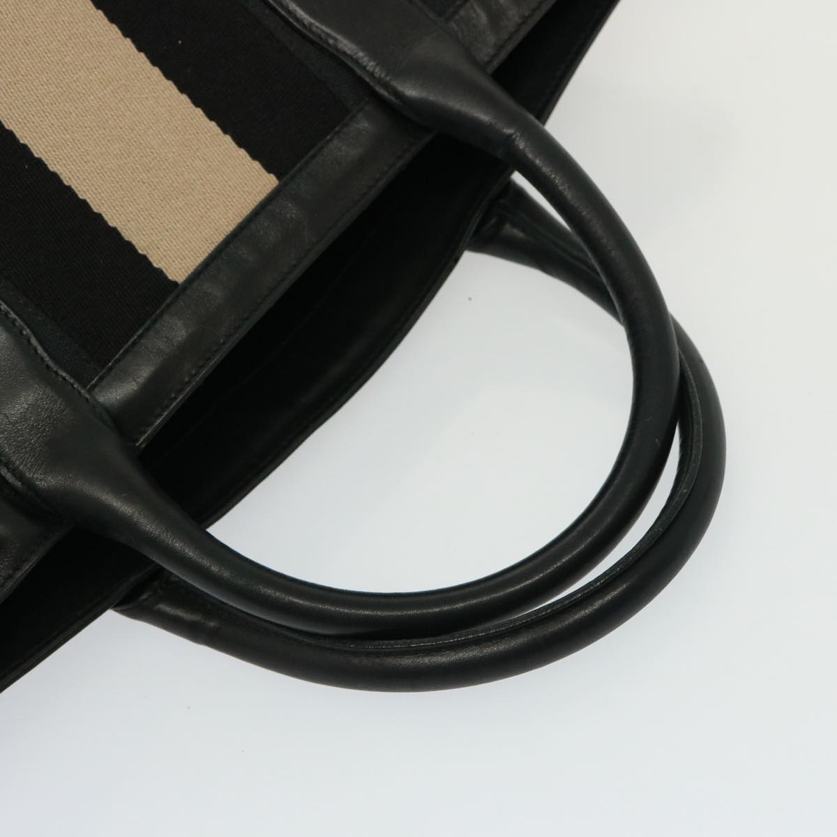 GUCCI GG Canvas Hand Bag White Black 002 1093 yk13186