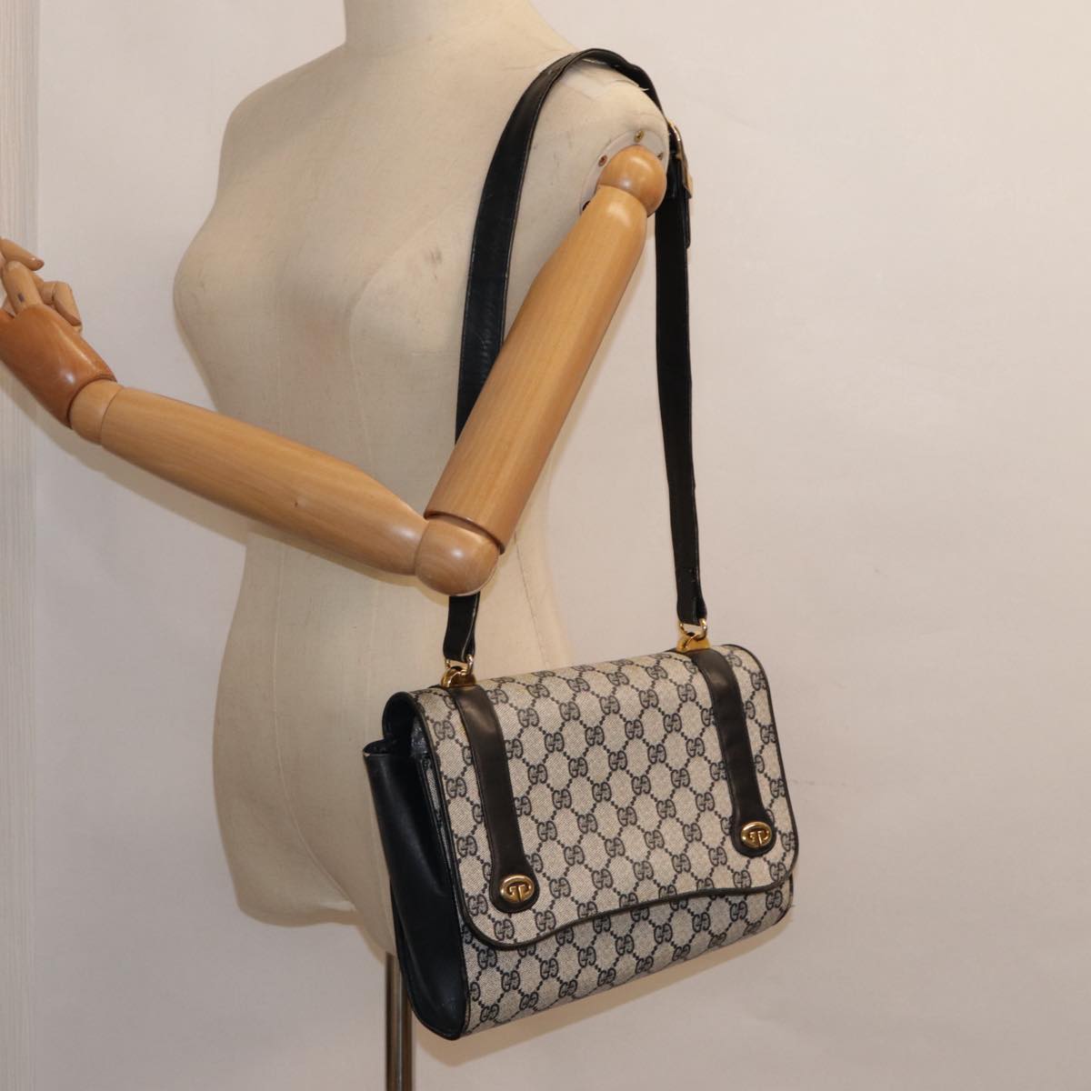 GUCCI GG Supreme Shoulder Bag PVC Navy Gold yk14604