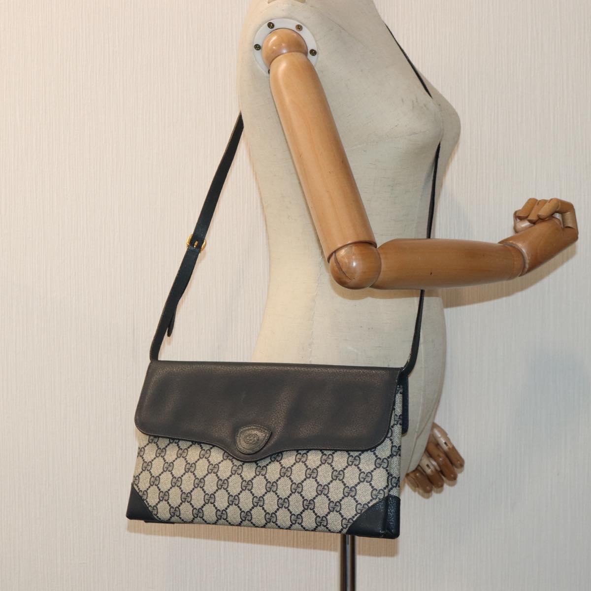 GUCCI GG Supreme Shoulder Bag PVC Navy Gold yk14693