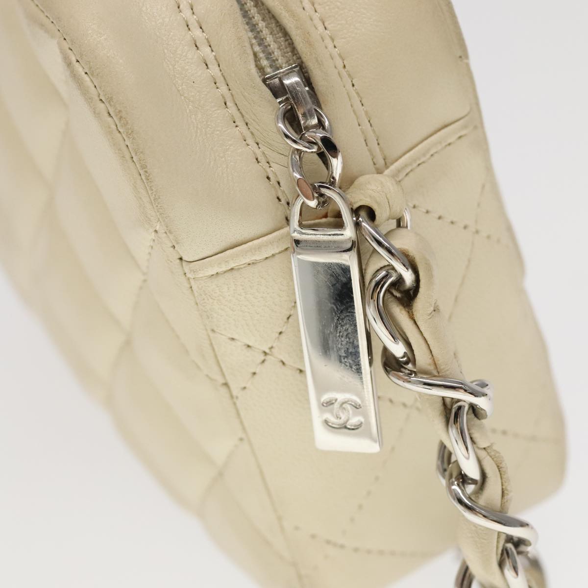 CHANEL Matelasse Chain Hand Bag Lamb Skin White Silver CC yk15902