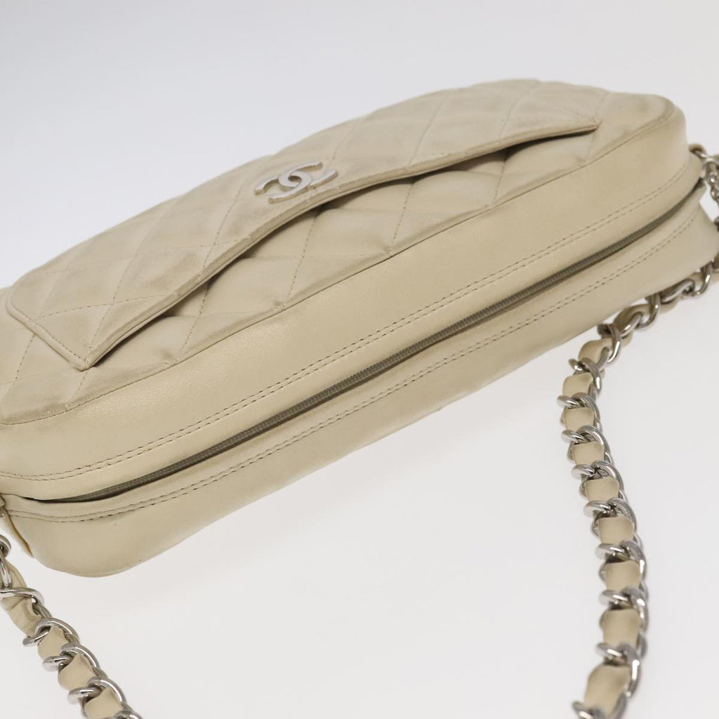 CHANEL Matelasse Chain Hand Bag Lamb Skin White Silver CC yk15902