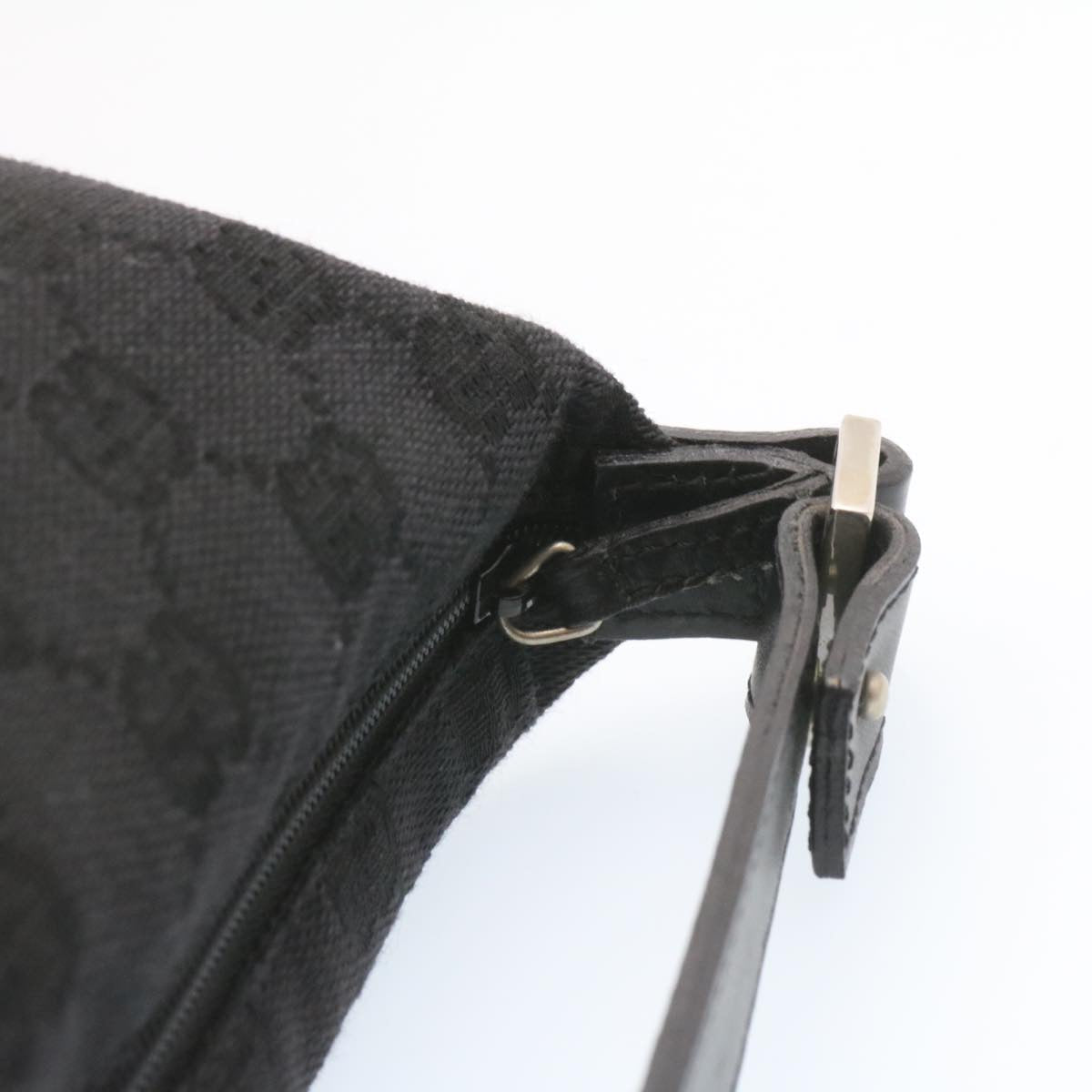 GUCCI GG Canvas Accessory Pouch Black yk2108